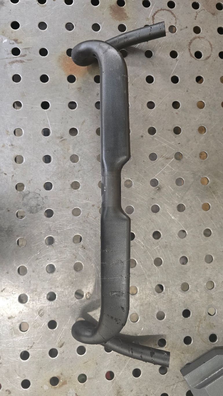 Used Autre Gravel Carbon Handlebar 460mm bike — image 2 of 12