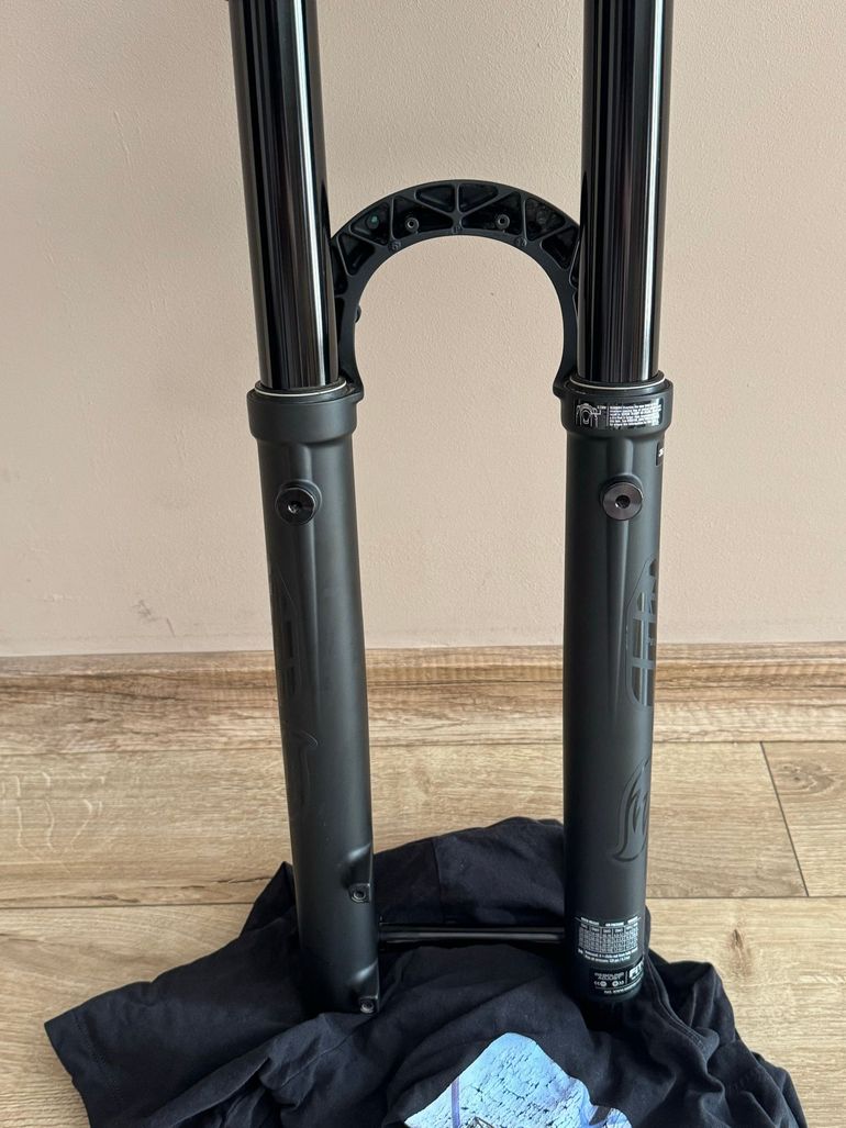 Used Fox 36 Performance Fork 2023 bike — image 7 of 7