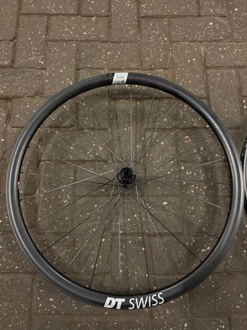 Used Dt Swiss E1800 set 2025 bike — image 2 of 3