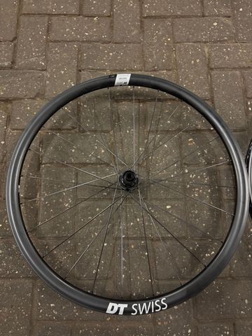 Used Dt Swiss E1800 set 2025 bike — image 2 of 3