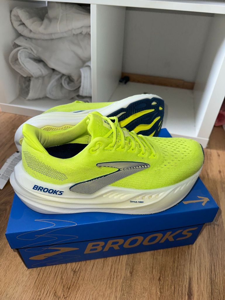Used Brooks Glycerin Max Lime/Navy Peony 44 2025 bike — image 1 of 5