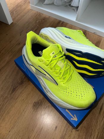 Used Brooks Glycerin Max Lime/Navy Peony 44 2025 bike — image 2 of 5