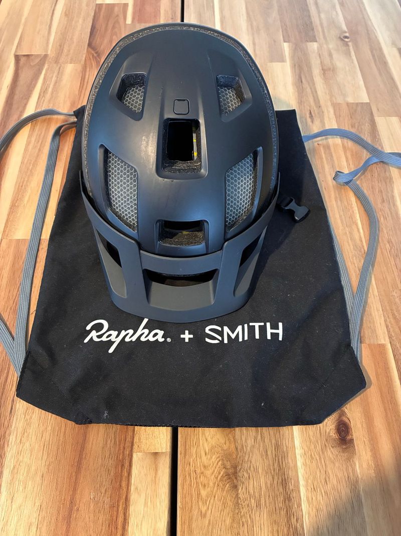 Used Smith Optics Forefront 2 MIPS Helmet 2021 bike — image 1 of 5