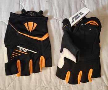 Used Dmt Summer gloves Diamante Size L 2026 bike — image 3 of 6
