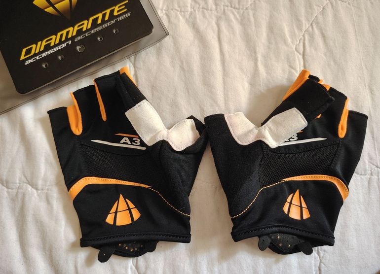 Used Dmt Summer gloves Diamante Size L 2026 bike — image 1 of 6