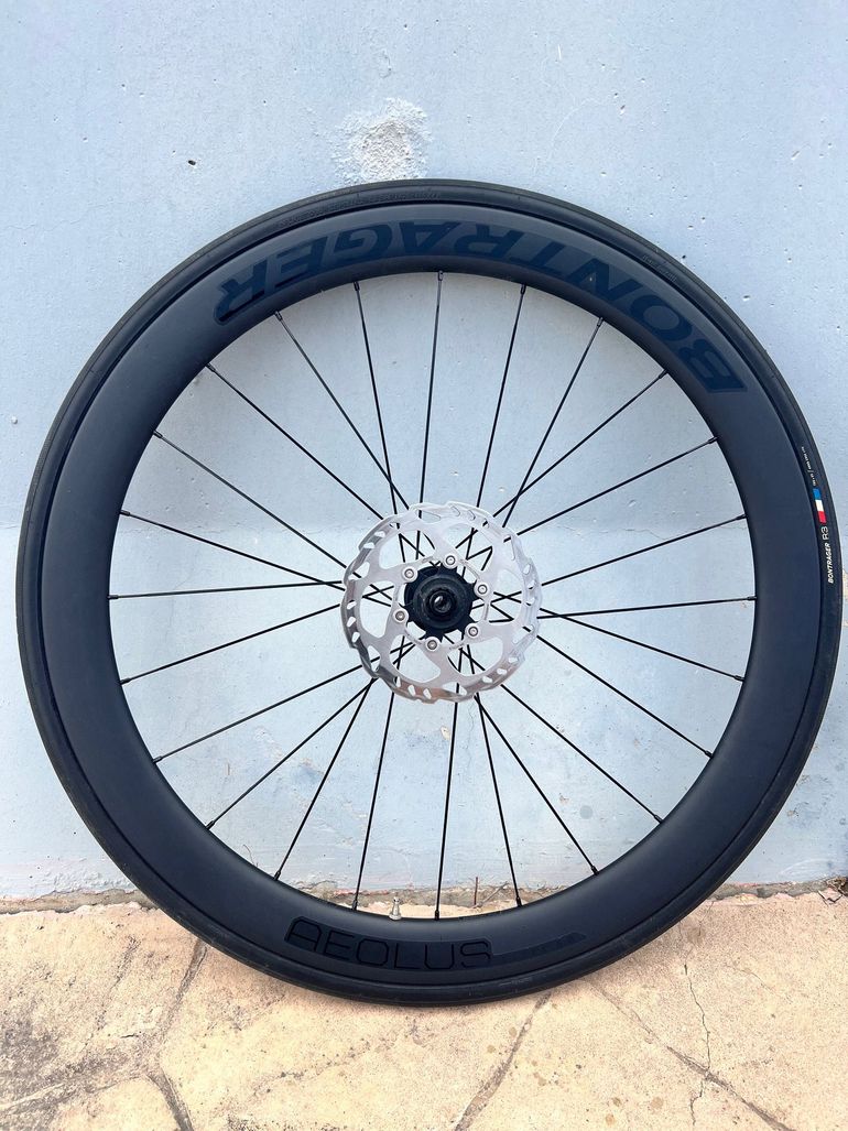 Used Bontrager Aeolus Elite 50 Carbon OCLV Tubeless Ready 2024 bike — image 6 of 9