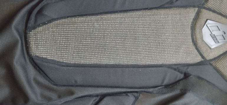 Used Ion Field Armor Compression Shirt bike — image 7 of 8