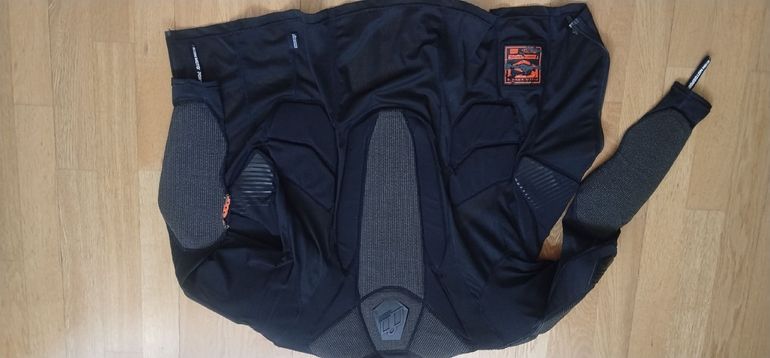 Used Ion Field Armor Compression Shirt bike — image 6 of 8
