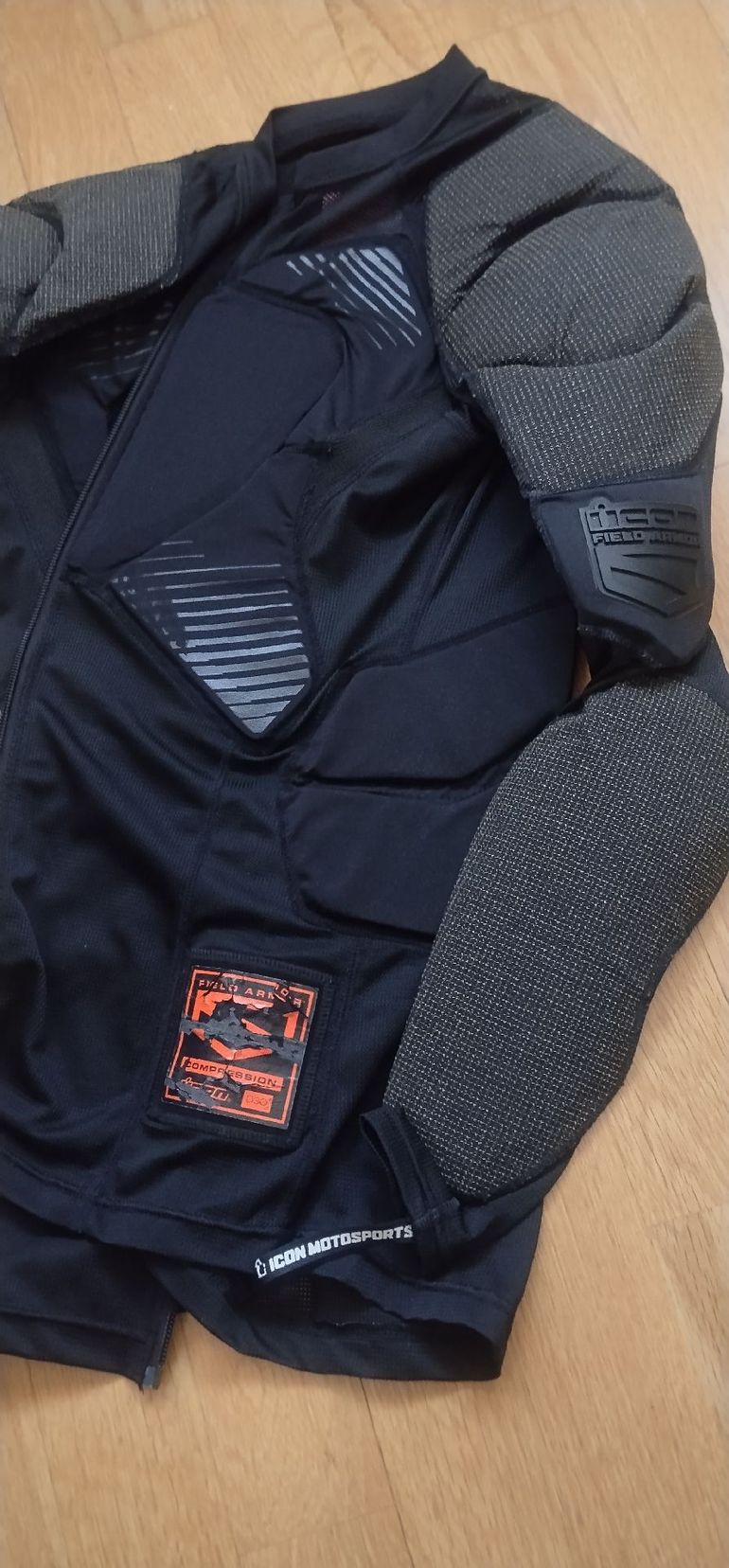 Used Ion Field Armor Compression Shirt bike — image 5 of 8