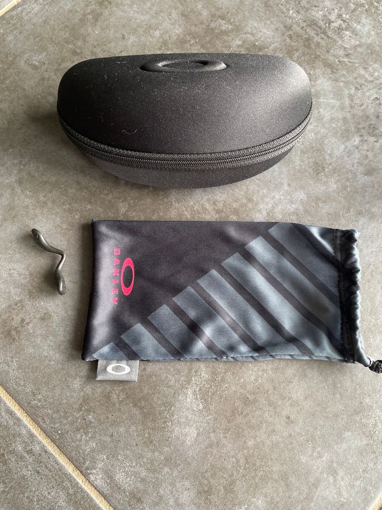 Used Oakley Occhiali Sphaera Slash Giro d'Italia - Giro Grey Smoke Prizm Road 2026 bike — image 4 of 6
