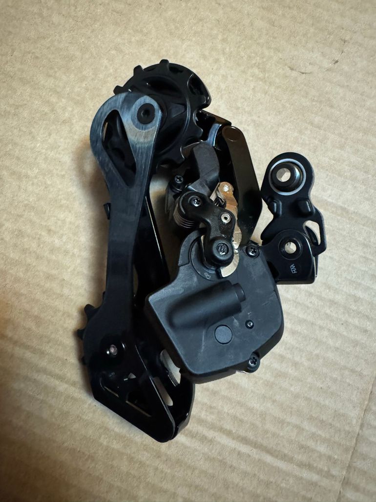 Used Shimano Dura-Ace Di2 RD-R9250 2025 bike — image 2 of 3