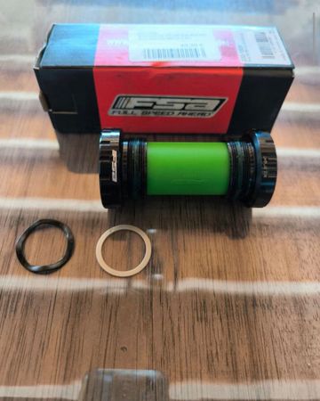 Fsa BB 6200 Mega Exo Drivetrain & Pedals usato