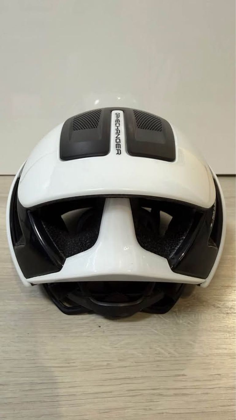 Used ABUS GameChanger 2.0 MIPS Helmet 2025 bike — image 4 of 5