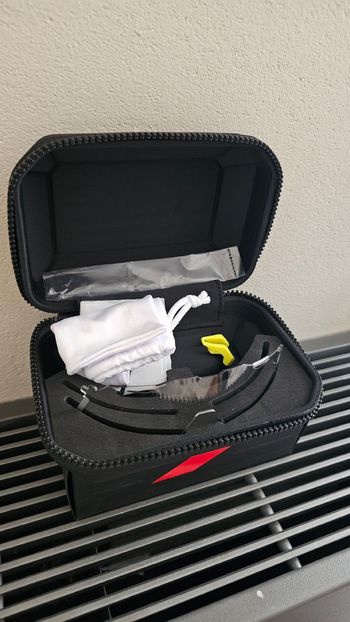 Used 100% Hypercraft XS Sunglasses 2025 bike — image 11 of 11