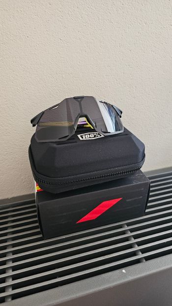 Used 100% Hypercraft XS Sunglasses 2025 bike — image 10 of 11