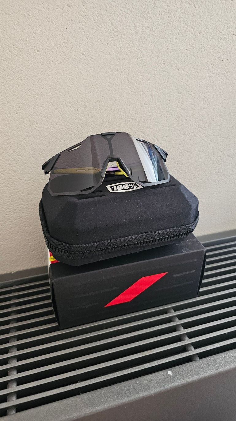 Used 100% Hypercraft XS Sunglasses 2025 bike — image 10 of 11