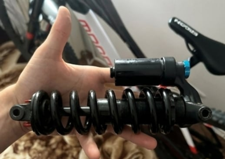 Used Fox Performance Series Van Trunnion LSC 2021 bike — image 2 of 4