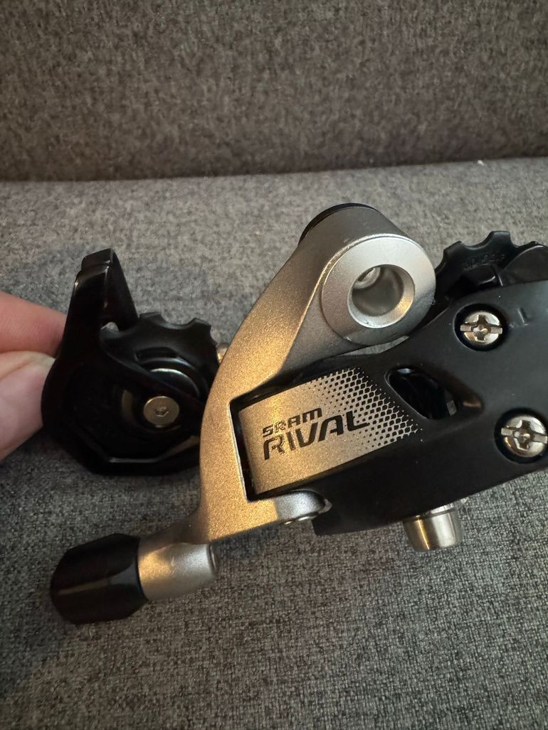 Used Sram Rival 22 12-speed 2025 bike — image 2 of 4