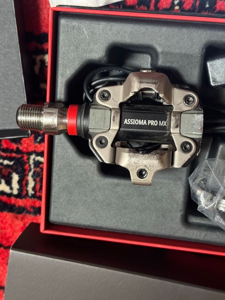 Used Favero Assioma PRO MX-2 Dual-sided MTB Power Meter Pedals 2025 bike — image 4 of 7