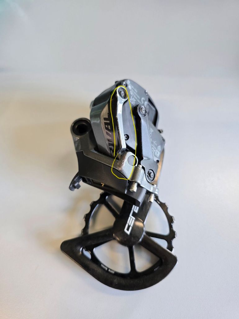 Used Sram Rival AXS Rear Derailleur 2021 bike — image 4 of 5