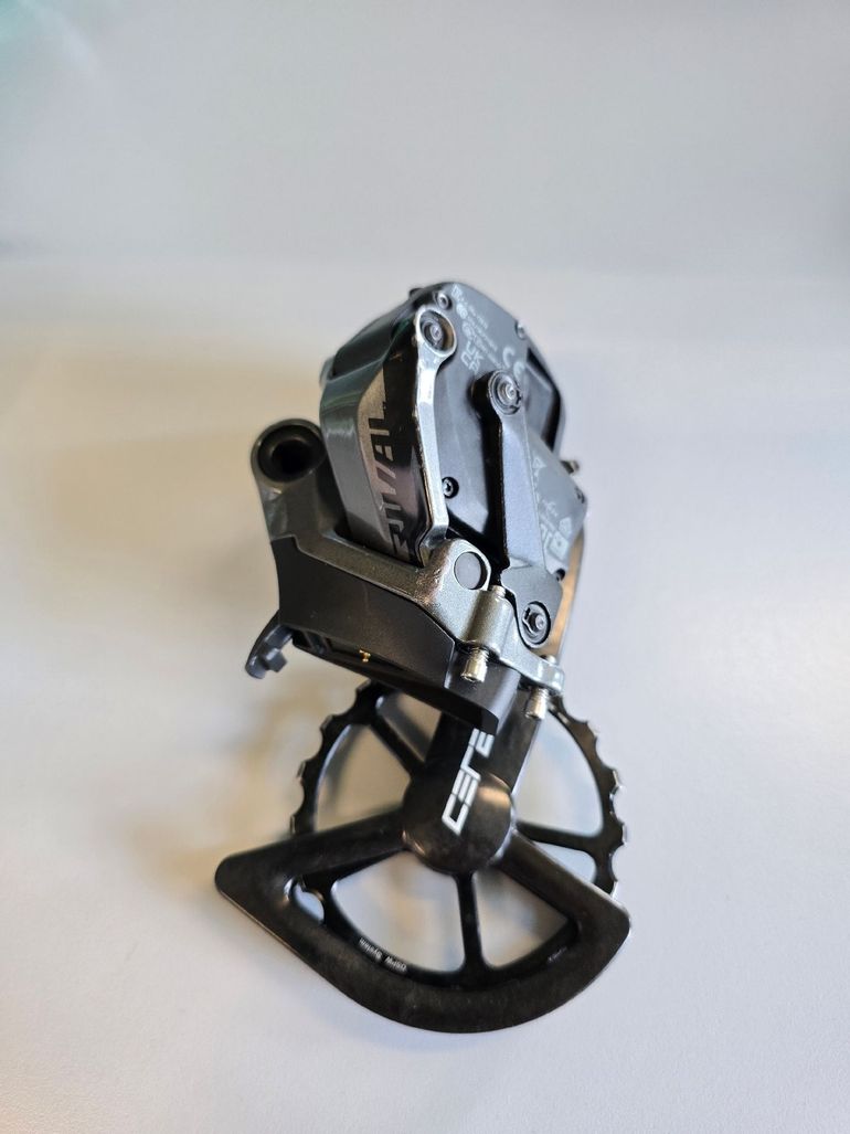 Used Sram Rival AXS Rear Derailleur 2021 bike — image 2 of 5