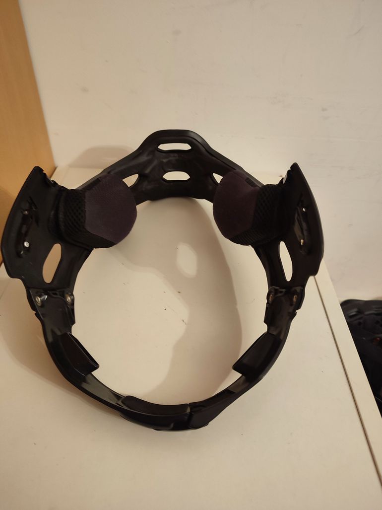 Used Bell Super 3R MIPS Helmet bike — image 4 of 5