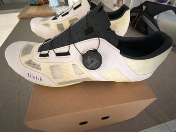 Used Fizik Vento Proxy Light Lilac Lime 2026 bike — image 4 of 8