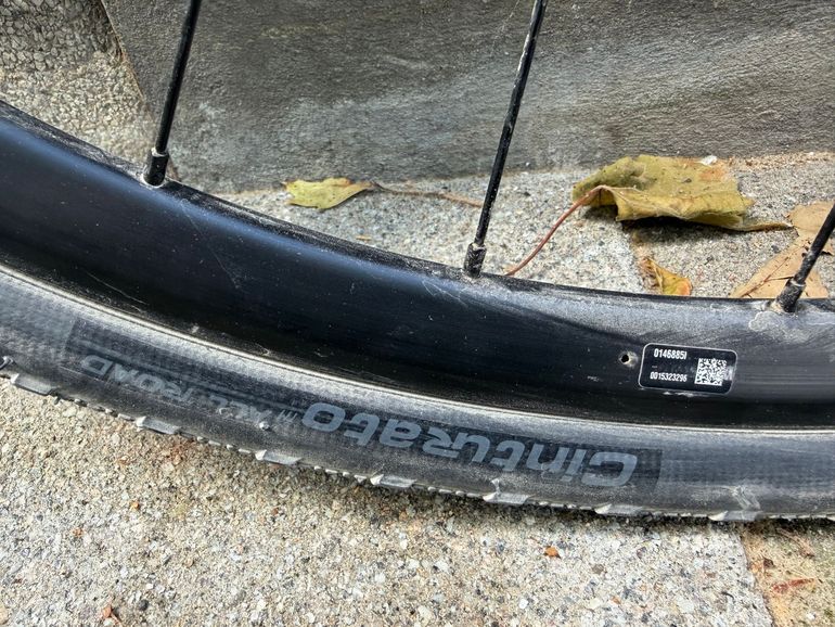 Used Fulcrum Rapid Red 900 + 2xPirelli Cinturato All Road 700x40 + Disk Rotors + Lezyne Tubeless Valves bike — image 4 of 6