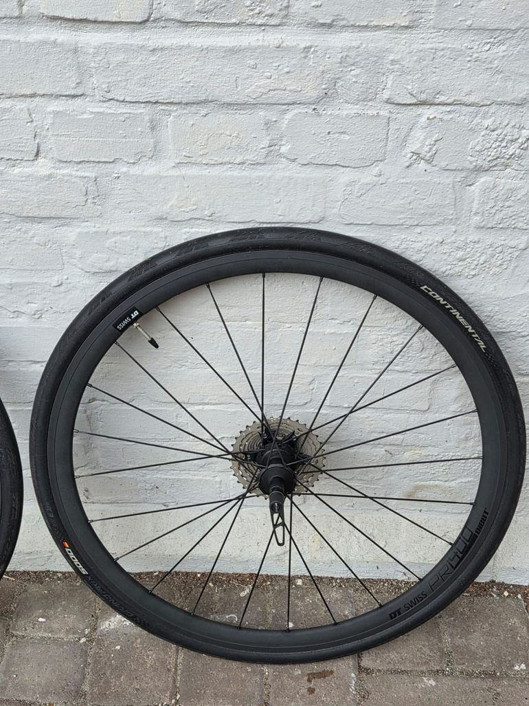 Used Dt Swiss PR 1400 DICUT OXIC Wheels 2022 bike — image 3 of 4