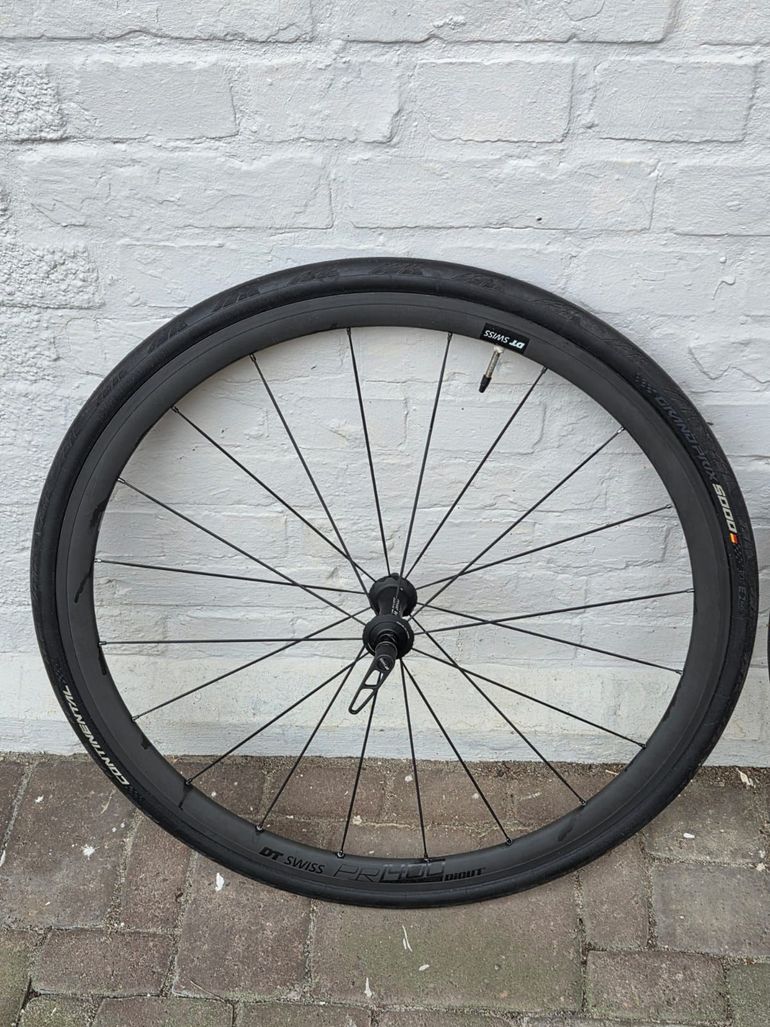 Used Dt Swiss PR 1400 DICUT OXIC Wheels 2022 bike — image 2 of 4
