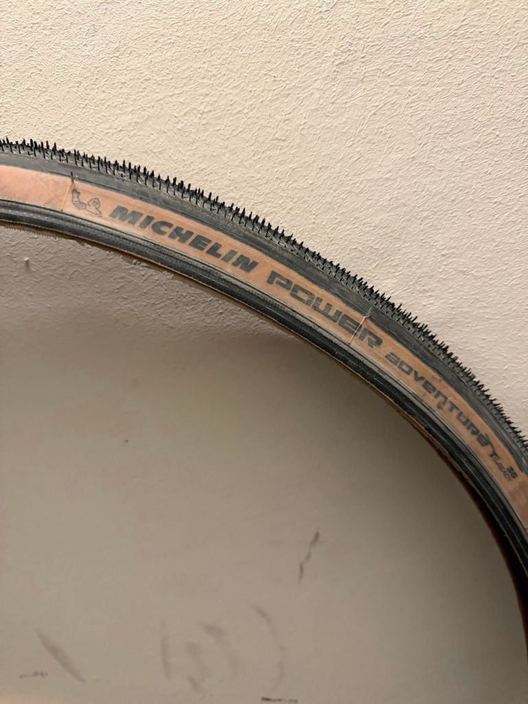 Michelin Power Adventure Tubeless 700x36 bike d'occasion — image 2 sur 3