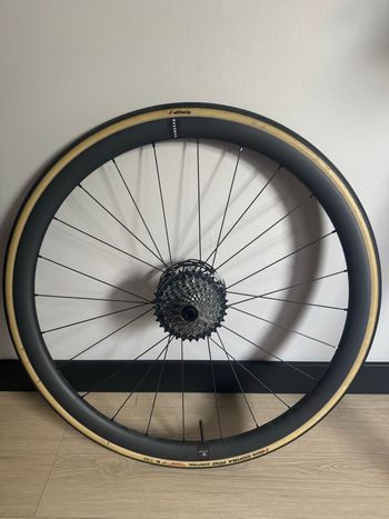Used Reserve 32 Carbon Wheelset Road bike — image 2 of 10