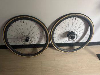 Used Reserve 32 Carbon Wheelset Road bike — image 8 of 10