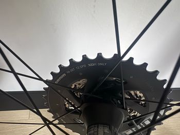 Used Reserve 32 Carbon Wheelset Road bike — image 9 of 10