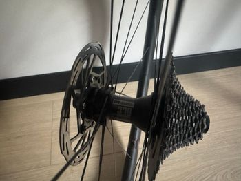 Used Reserve 32 Carbon Wheelset Road bike — image 5 of 10