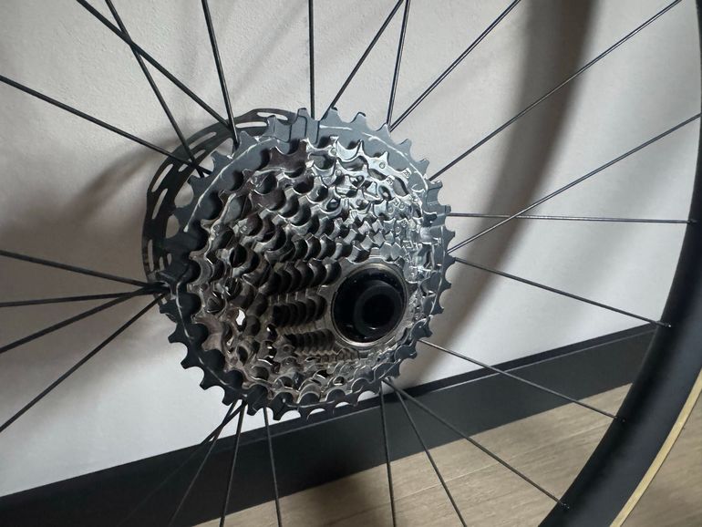 Used Reserve 32 Carbon Wheelset Road bike — image 3 of 10