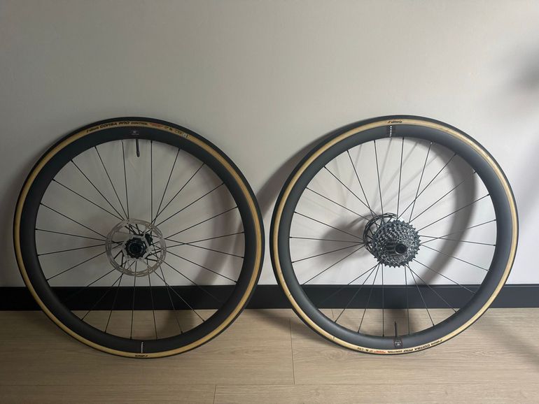 Used Reserve 32 Carbon Wheelset Road bike — image 1 of 10