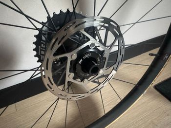 Used Reserve 32 Carbon Wheelset Road bike — image 10 of 10