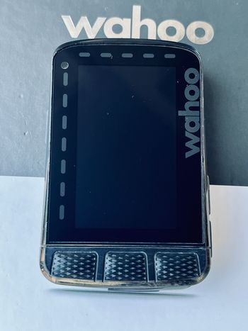 Used Wahoo ELEMNT ROAM V2 GPS Bike Computer 2022 bike — image 3 of 10