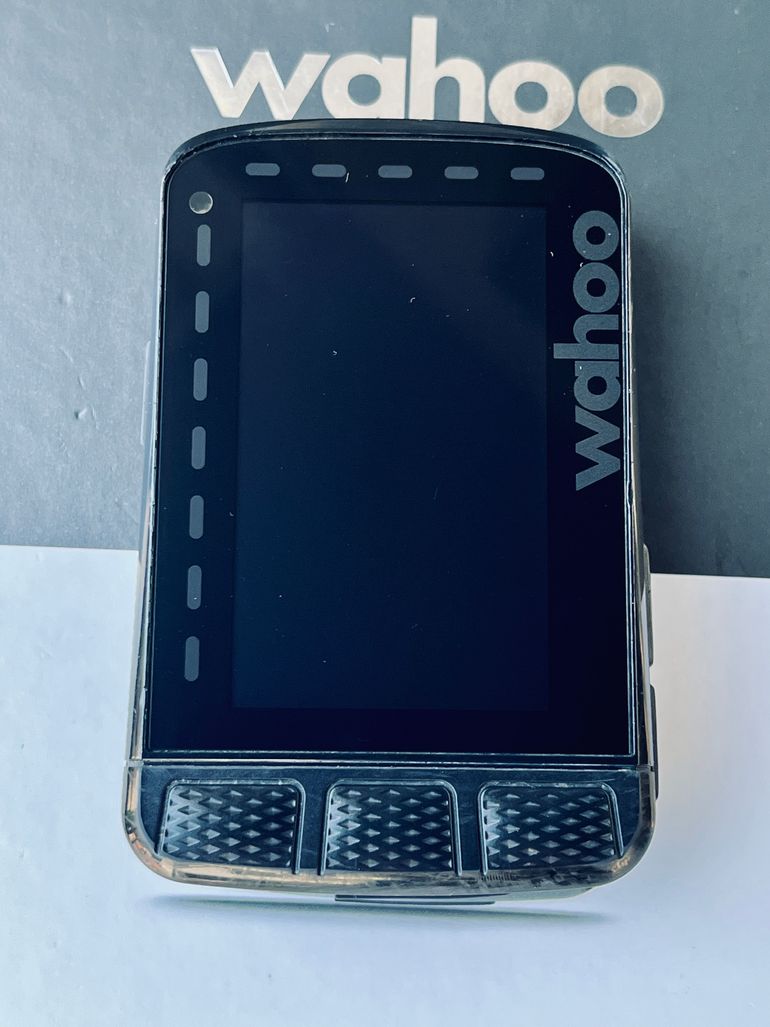 Used Wahoo ELEMNT ROAM V2 GPS Bike Computer 2022 bike — image 3 of 10