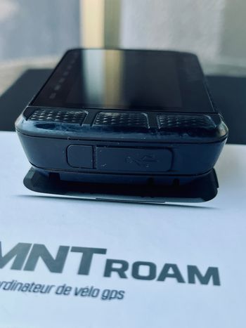 Used Wahoo ELEMNT ROAM V2 GPS Bike Computer 2022 bike — image 4 of 10