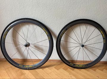 Mavic Cosmic Pro Carbon Wheelset bike usato — immagine 6 di 8