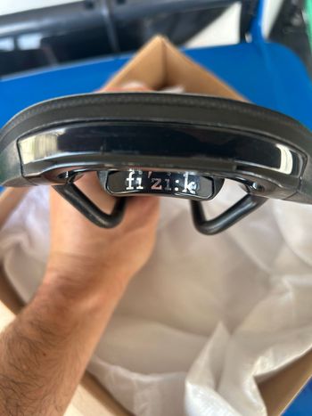 Used Fizik Taiga 2026 bike — image 3 of 5