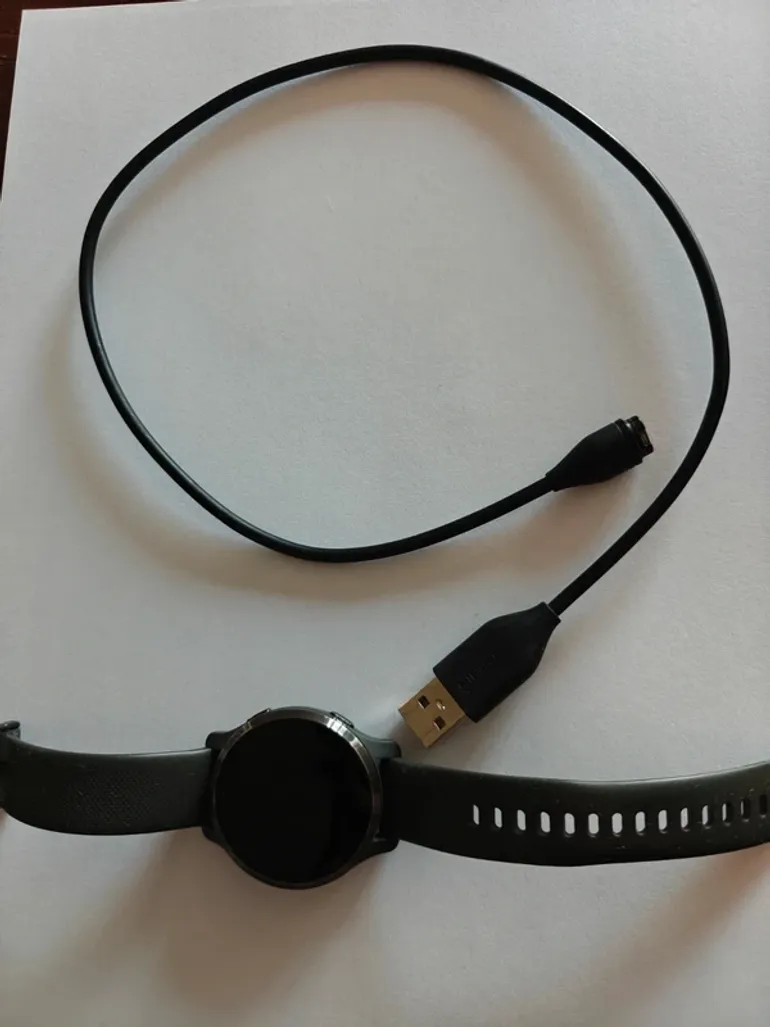 Used Garmin Venu 2S bike — image 3 of 8