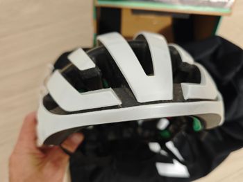 Used Lazer Z1 KinetiCore 2025 bike — image 9 of 11