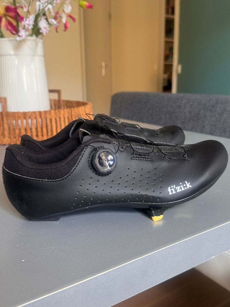 Used Fizik Vento Omna R5 bike — image 1 of 2