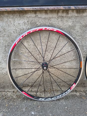 Used Fulcrum Racing 3 Road Wheelset bike — image 8 of 9