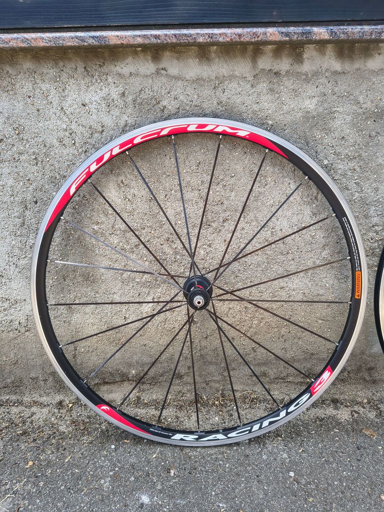 Used Fulcrum Racing 3 Road Wheelset bike — image 8 of 9
