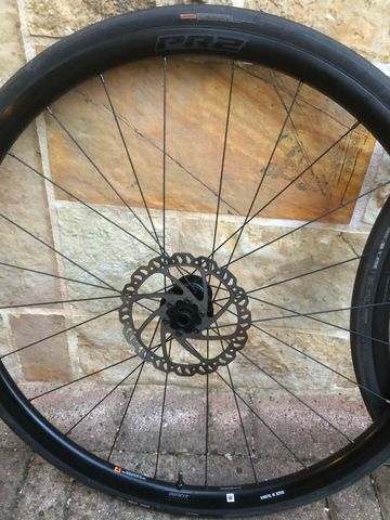 Used Giant PR2 Disc Complete Wheel bike — image 3 of 4