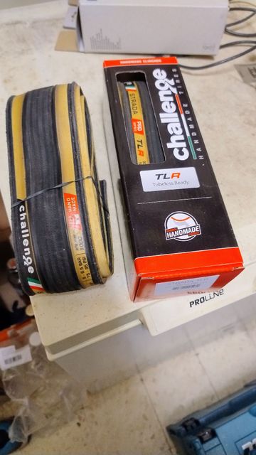 Używany Challenge Strada Race TLR 2025 bike — zdjęcie 1 z 2